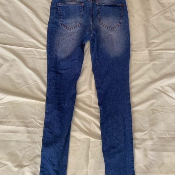 Jean - Picture 3 of 6